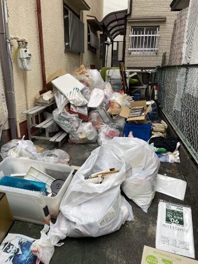 大阪市の不用品回収事例①2tトラック2台半の不用品回収